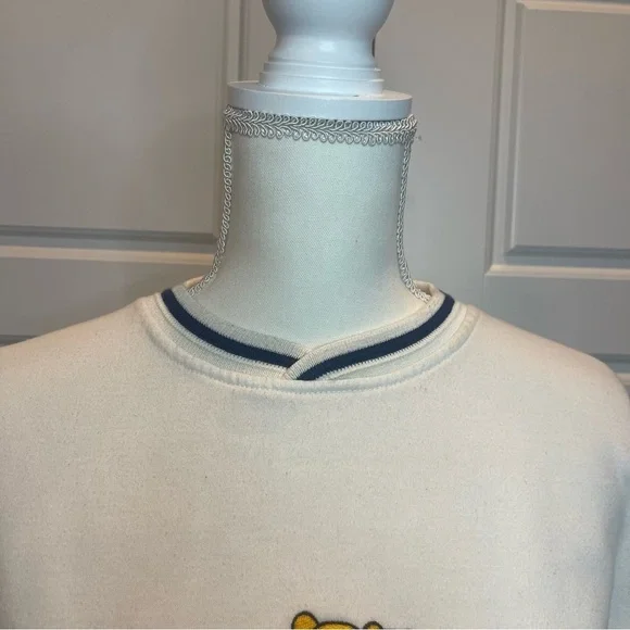 Vintage Winnie the Pooh 100 Acre Collection Sweatshirt Size Medium - Picture 5 of 9